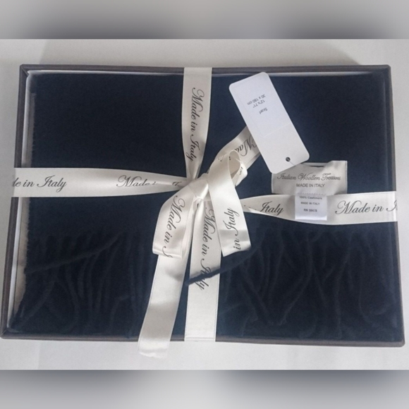 Italian Woollen Treasures Unisex Scarf 100% Cashmere Navy MADE IN ITALY - Picture 9 of 9